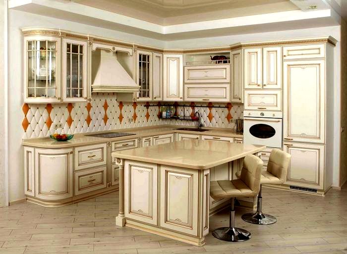 Кухонная мебель в классическом стиле