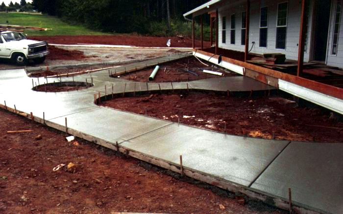 Как залить бетонную дорожку или бетонный тротуар своими руками