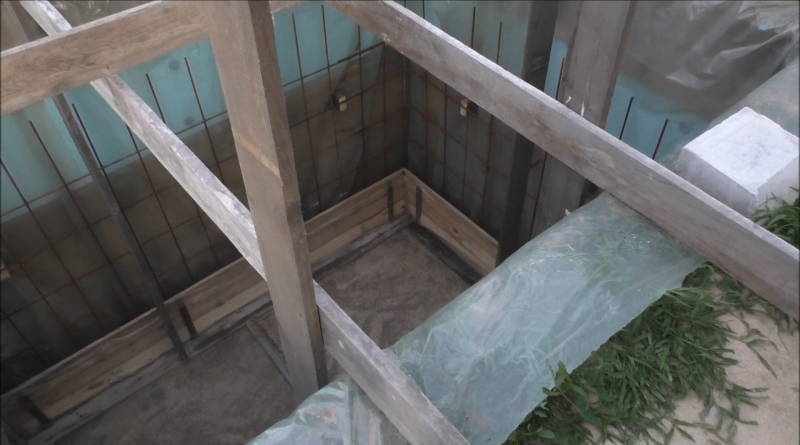 Армирование стен погреба. опалубка для заливки бетоном стен погреба