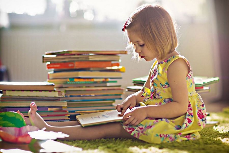 Книги для дітей: заохочення до читання та уяви