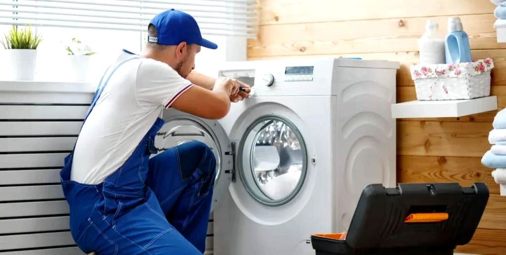 Как защитить стиральную машину от протечек? Причины поломки и способы решения