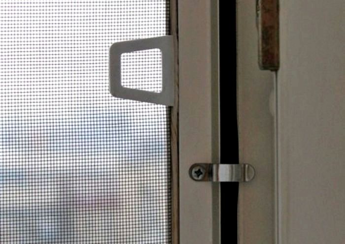 Преимущества установки москитных сеток на окнах: защита от насекомых и пыли
