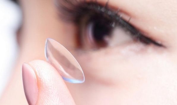 Як вибрати контактні лінзи